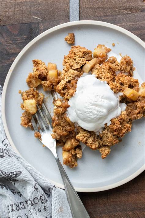 15 Tasty Vegan Apple Crisp Recipes | Aglow Lifestyle