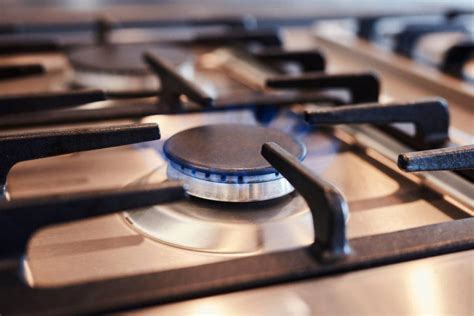 Gas Stove Grates - Materials, Replacement & Cleaning Tips