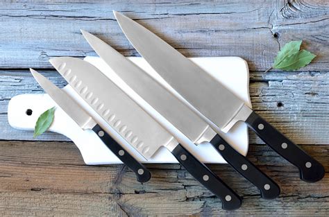 Which Is Better: Plain Knives or Serrated Knives? - O.C. Knife ...