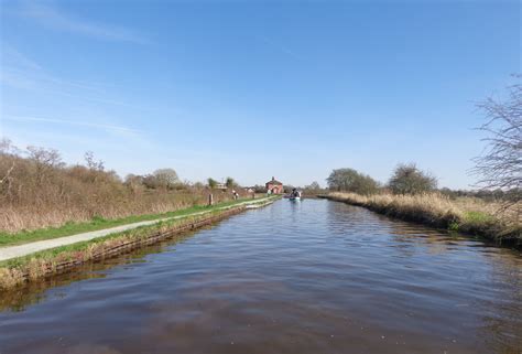 √ Whitchurch Canal Boat Hire