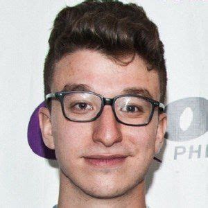 Ryan Met - Bio, Facts, Family | Famous Birthdays