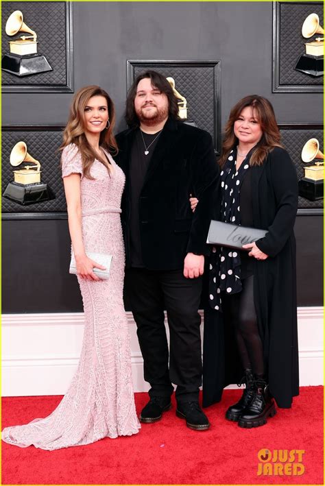 Valerie Bertinelli Supports Son Wolfgang Van Halen, a Nominee at ...