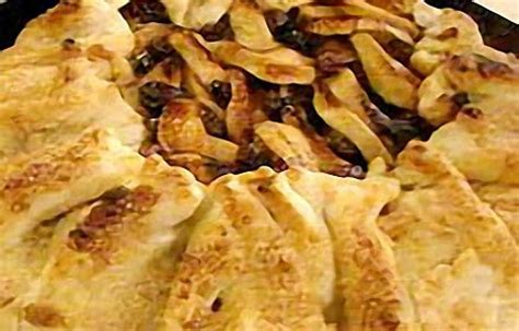 American One-crust Pie with Spiced Apples and Raisins recipe | Delia Smith