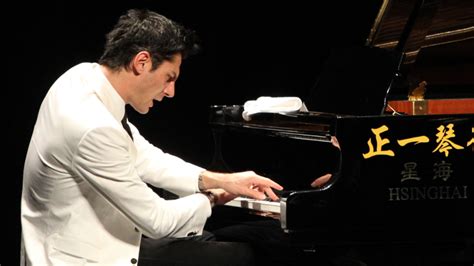 Croatian Pianist Maksim Mrvica Announces 2024 Australian Tour - Music Feeds