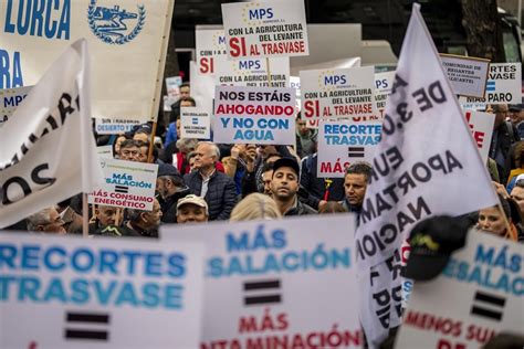 Spanish farmers protest ecological threshold for Tagus River