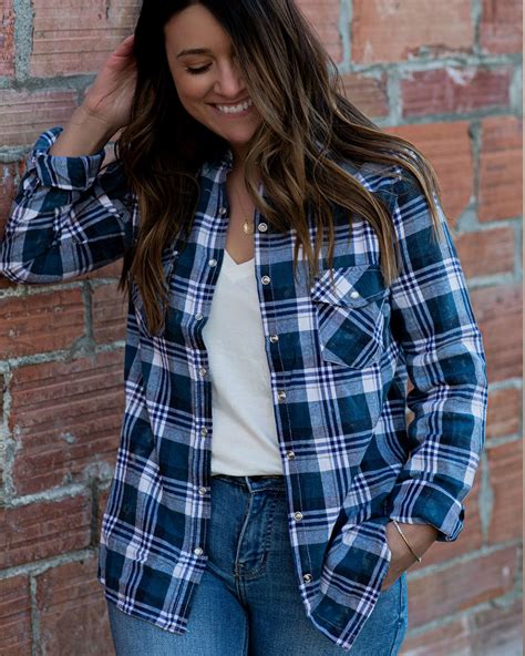 Rachel Flannel in 2020 | Flannel fashion, Shirt and jeans women, Shirt ...