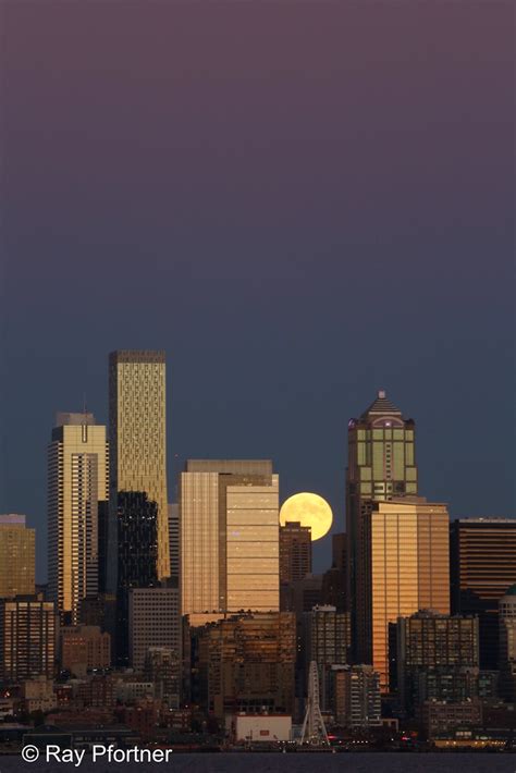 Hunter's Moonrise, Belt of Venus, Seattle, Washington © Ra… | Flickr