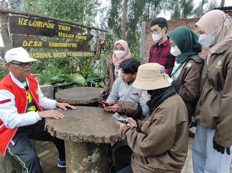 Sesi wawancara mendalam bersama kelompok masyarakat Adat Huluan Hyang ...