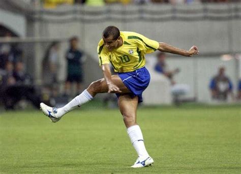 rivaldo-brazil-1499151797-800 - Tonkit360