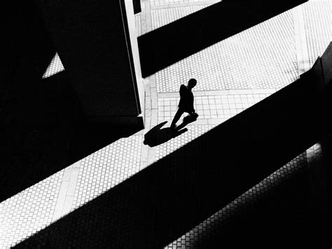 7 Tips For Stunning Black And White Street Photography On iPhone