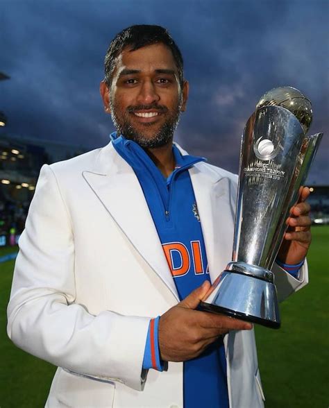 Team India members with Champions Trophy 2013. India beats England by ...