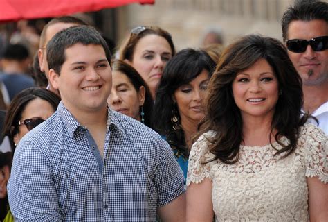 Valerie Bertinelli Is 'So Proud' of Son Who Took Care of Dad before His ...