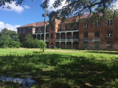 Abandoned Holy Cross Catholic School (New Orleans) - Sheednomics