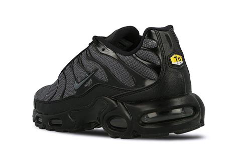 Nike Air Max Plus Womens (Black/Dark Grey) - Sneaker Freaker