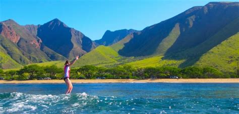 Top 7 Amazing Surf Spots for Beginners | Travels And Living