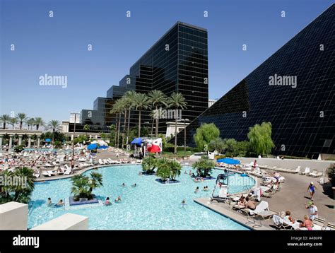 Luxor hotel las vegas pool hi-res stock photography and images - Alamy