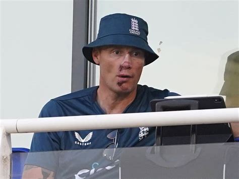 Andrew Flintoff joins up with England squad for New Zealand ODI series ...