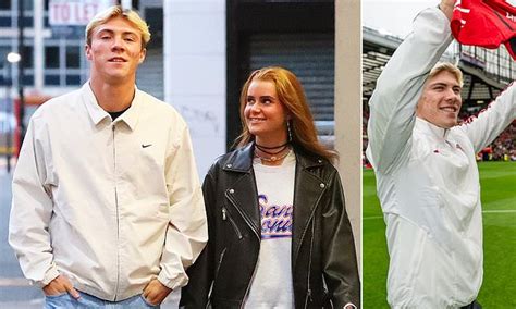 New £72m Man United star Rasmus Hojlund heads out for night in ...