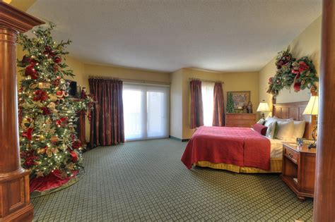 Two Room Suite | The Inn at Christmas Place - Pigeon Forge, TN