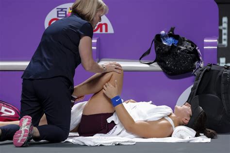 Bianca Andreescu withdraws from WTA Finals due to knee injury ...