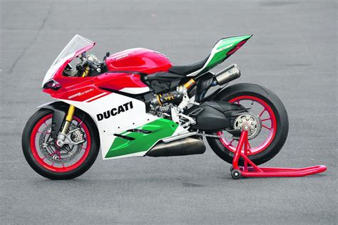 DUCATI 1299 PANIGALE R Final Edition (2017-on) Review