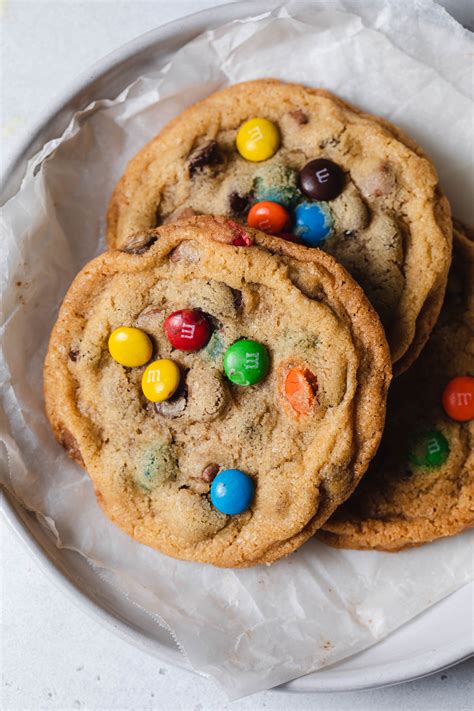 Crispy Chocolate Chip Cookies with M&M's - Style Sweet