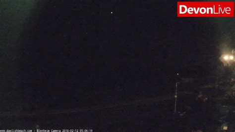 Watch as Dawlish webcam captures the moment a meteor lights up the sky ...