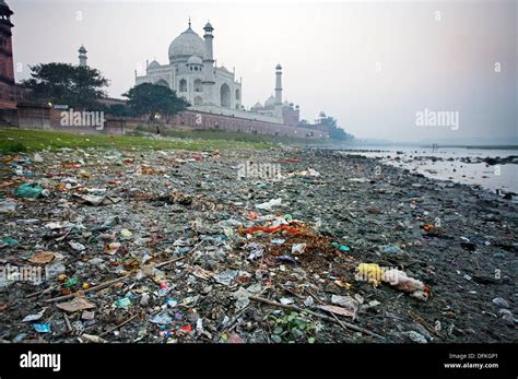 Effects Of Pollution On Taj Mahal