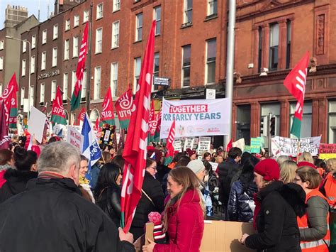 Dublin city roads closed as thousands turn up for massive protest ...