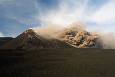 7 Facts About Mount Etna | Essential Italy