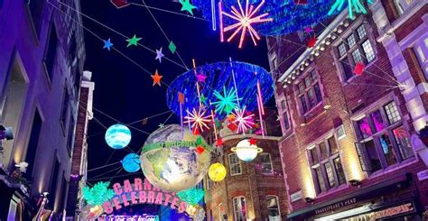 London: Christmas Lights Walking Tour | GetYourGuide