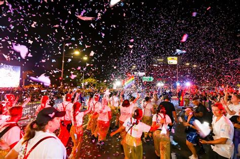 Parade Viewing Areas - Sydney Gay and Lesbian Mardi Gras