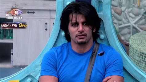 Karanvir Bohra breaks down in Bigg Boss 12 | IWMBuzz