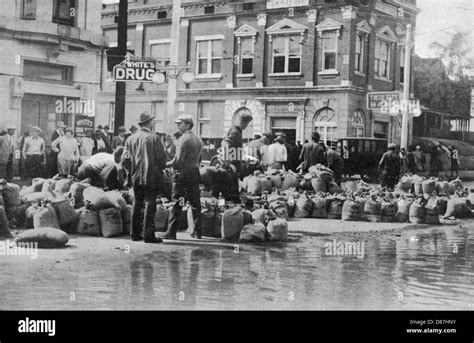 Mississippi Floods 1927 Stock Photo - Alamy