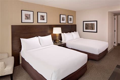 DoubleTree by Hilton Boston Bayside Rooms: Pictures & Reviews - Tripadvisor