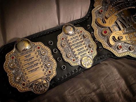 NEW IWGP HEAVYWEIGHT CHAMPIONSHIP BELT