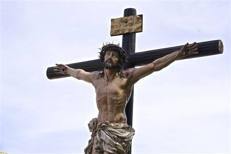 Why is Jesus on the cross such an important symbol for Catholics ...