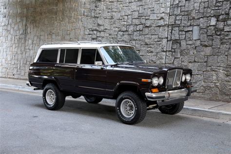 1990 Jeep Grand Wagoneer | Motorcar Studio