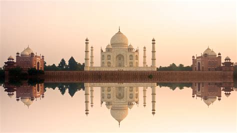 Taj Mahal reflection - backiee