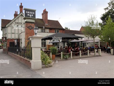 The Green Man pub in Kenilworth. Part of the M & B Mitchell and Butler ...