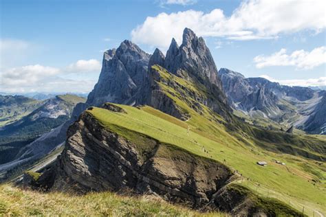 7 Best Dolomites Hiking Trails You Can Do In A Day - Follow Me Away