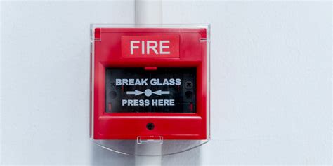 Fire Safety: Automatic vs. Manual Fire Alarm Systems | Securitas Technology