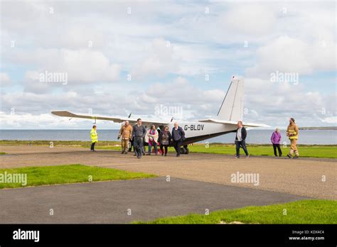 Westray and papa westray flight hi-res stock photography and images - Alamy