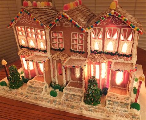 Top 10 tips for building a large gingerbread house - Food Meanderings