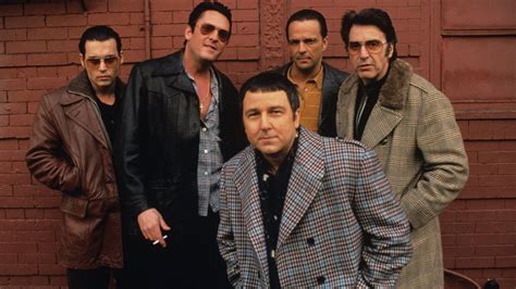 [US] Donnie Brasco (1997) - An FBI undercover agent infiltrates the mob ...