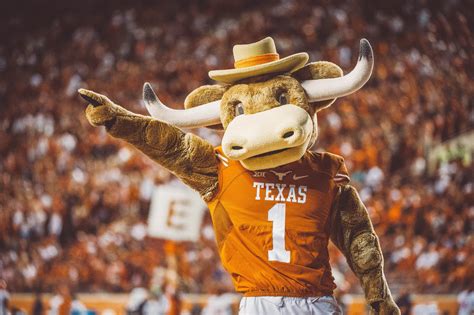 Texas Longhorns on Twitter: ".@HookEm /ho͝ok em/ proper noun 1 ...