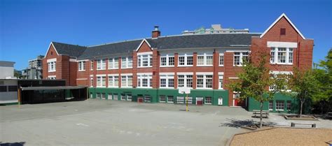 L'Ecole Bilingue - 1166 W 14th Ave, Vancouver, BC V6H 1P6, Canada