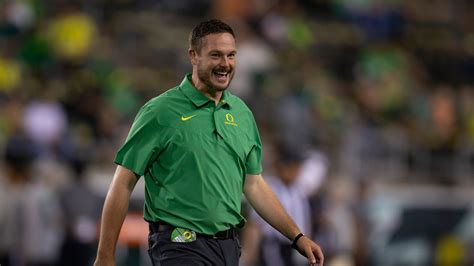 VIDEO: Oregon coach Dan Lanning reflects on Ducks win over Stanford