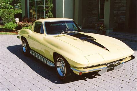 1967 CHEVROLET CORVETTE COUPE