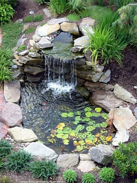 Décoration de jardin avec une fontaine pour bassin - Archzine.fr ...